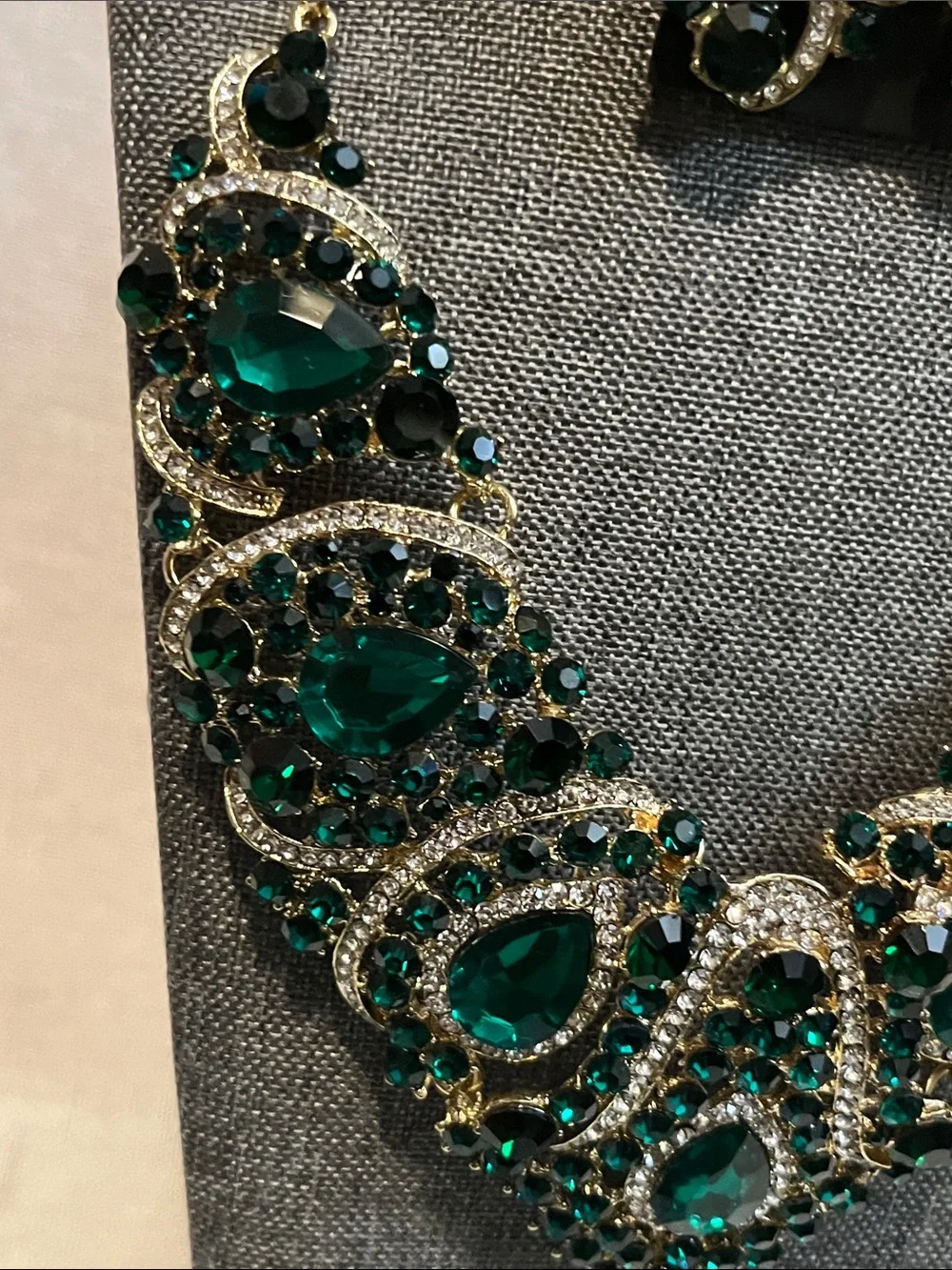 Gorgeous Gold-Tone Emerald Statement Necklace and Earring Set